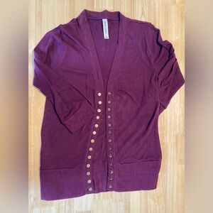 Zenana Outfitters M cardigan brass snap sweater in plum